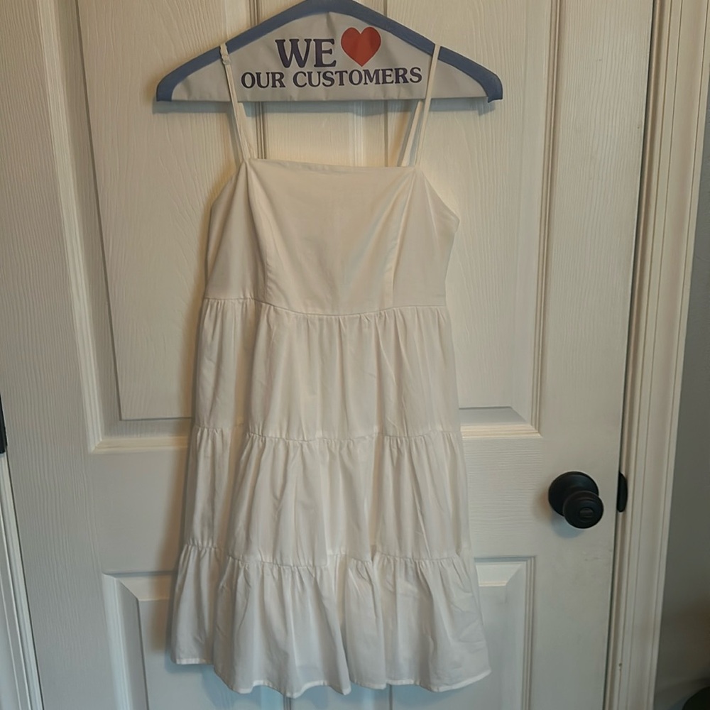 Francesca‘s white dress